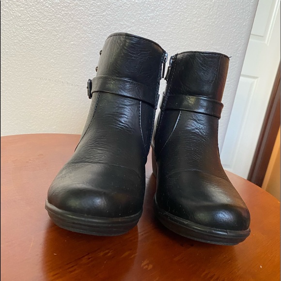 COPY - ♥️ EASY STREET COMPORT WAVE BLACK LEATHER BOOTS . - Picture 6 of 7